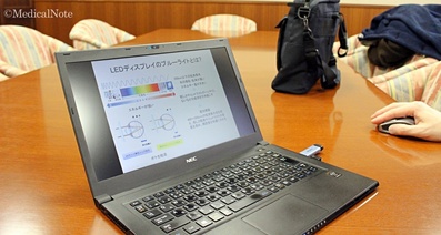 片頭痛はブルーライトの影響か。　LED照明がもたらす健康被害